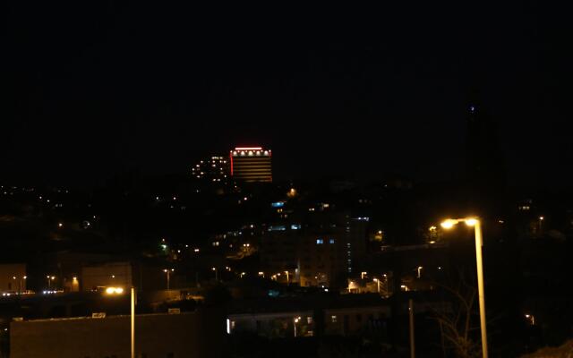 New Nairi Hotel