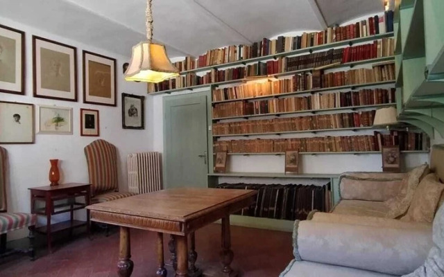 Charming 8-bed Villa in Certaldo