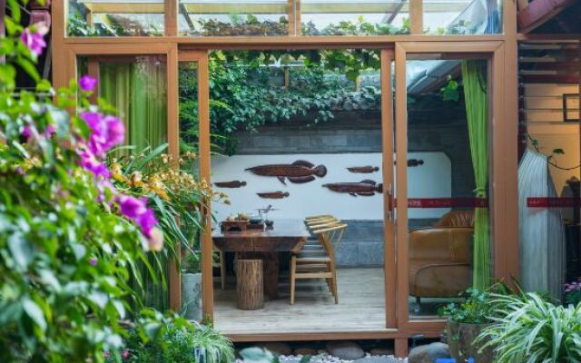 Lijiang Courtyard & Sunlight Ya Yuan Hotel