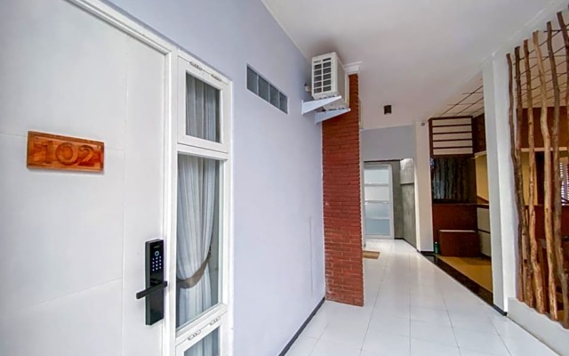 RedDoorz Syariah @ Mitra Guest House.