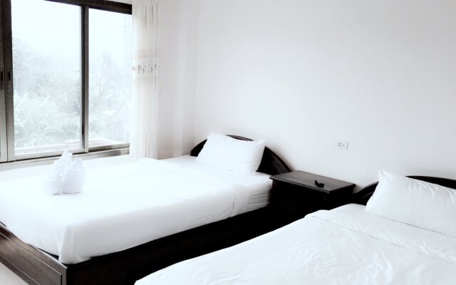 Savanh Vangvieng Hotel