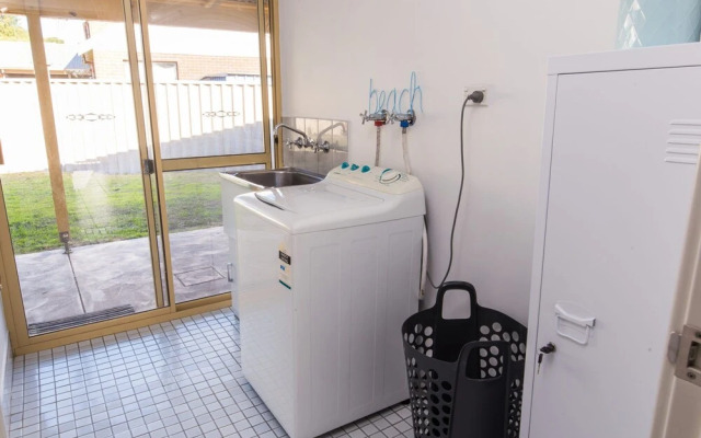 Ledge Point Family Villas - Walking Distance to Ocean