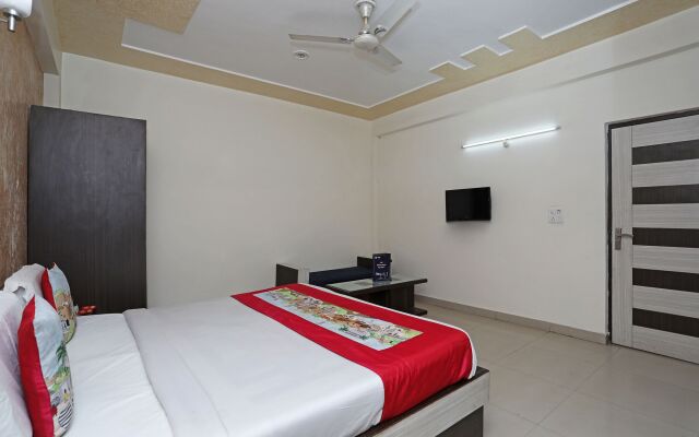 OYO 11005 Hotel Shanti Palace