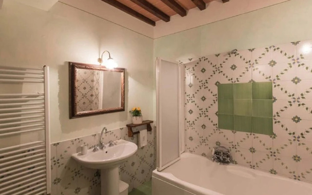 Apartment in Tuscany With Pool & Garden