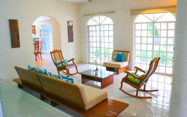 Residencia Uribe - Beautiful House With Private Pool