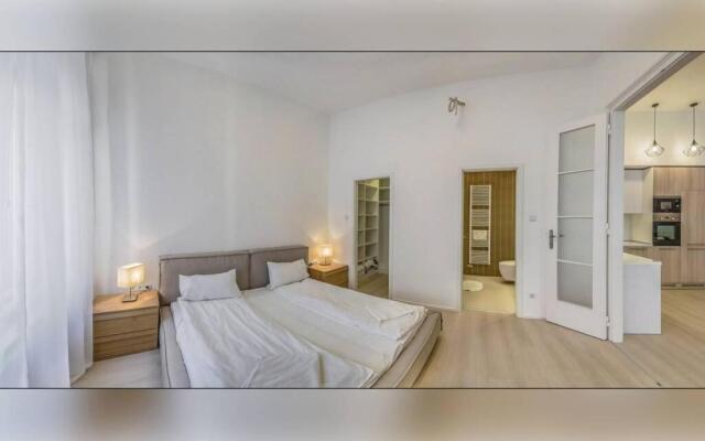 Luminous Design Apartment At Wesselényi Street
