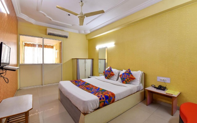 Fabexpress Vibrant Residency