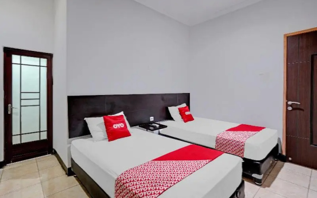 OYO 90370 Habibie Homestay Syariah