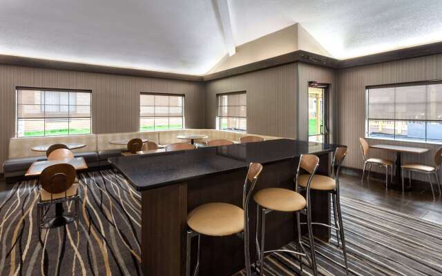 Super 8 by Wyndham Copley Akron