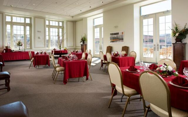 Grand Eastonian Hotel & Suites