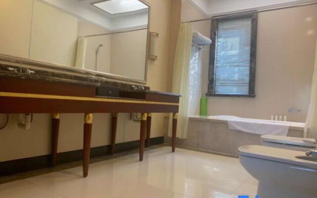 Xilei Hailu Guesthouse