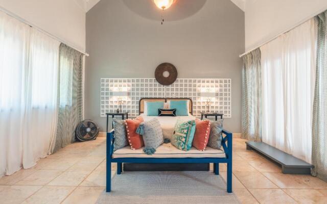 Magnificent Villa w Private Pool at Yarari