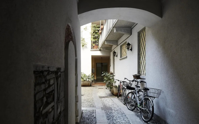 Il Moderno in Como With 1 Bedrooms and 1 Bathrooms