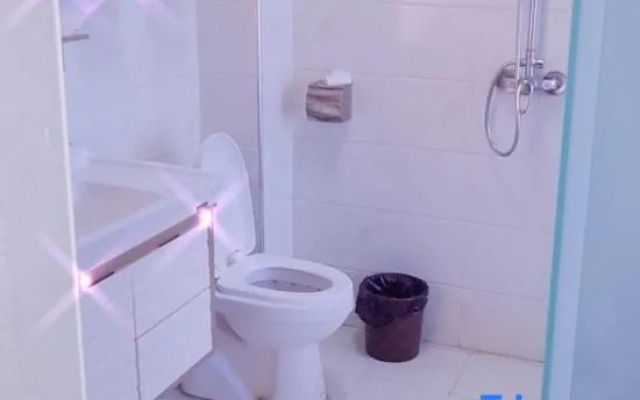 Xinyang Blue Moon Hotel
