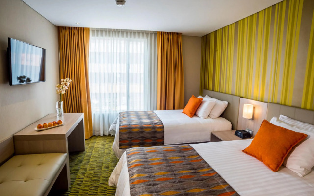 Hotel Plaza Suites