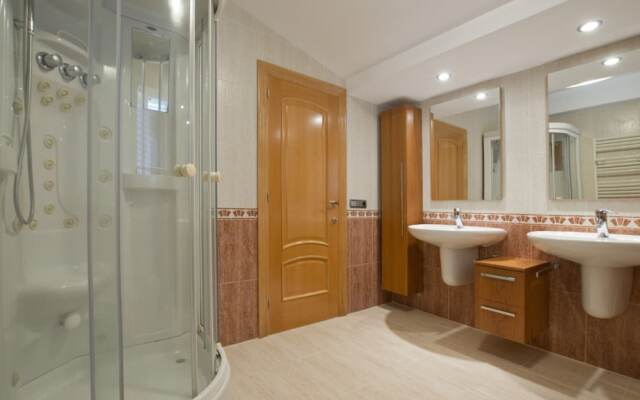 Villa - 5 Bedrooms with Pool, WiFi and Sea views - 105008