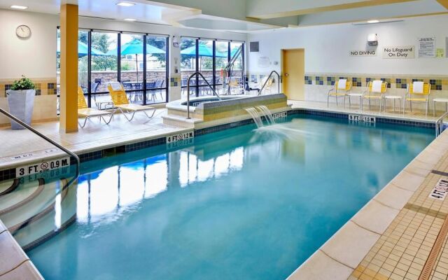 Fairfield Inn & Suites Cumberland