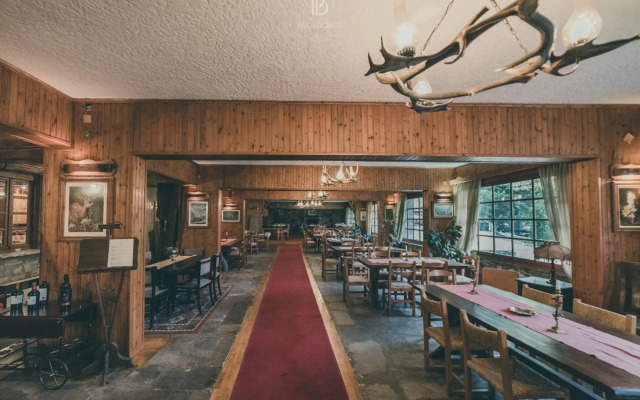 Bourazani Wildlife Resort