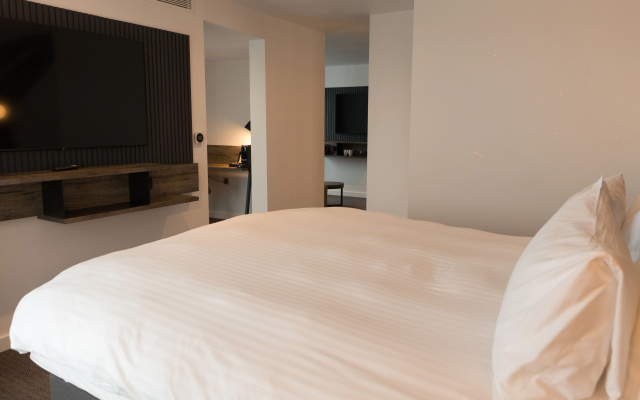 Holiday Inn London Camden Lock by IHG