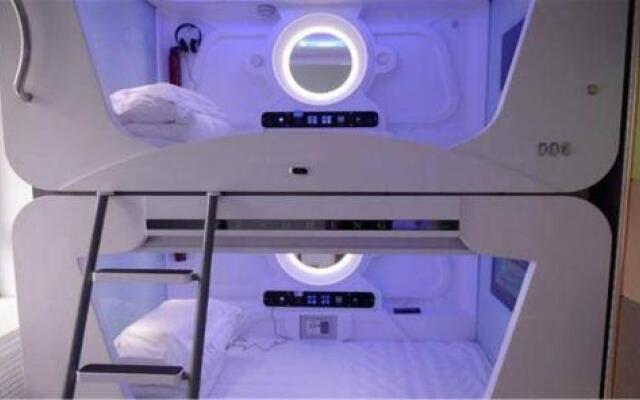 Harbin Longmen Capsule Youth Hostel