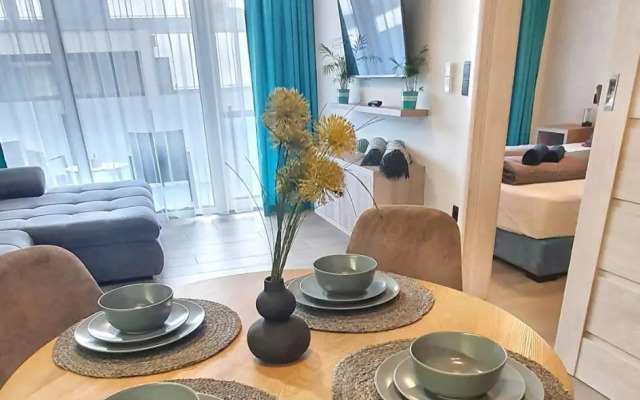 Marina Apartment by Dora