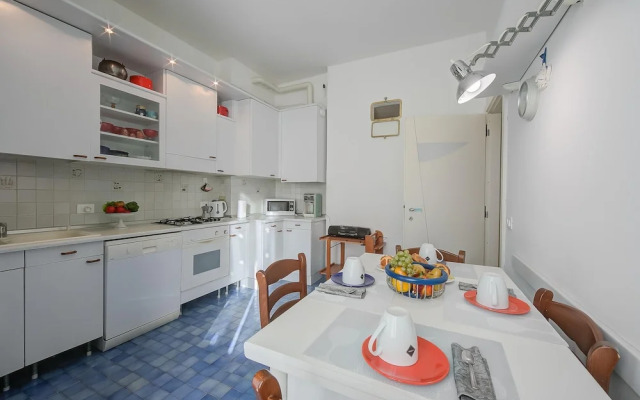 Sunrise Apartment Seaview