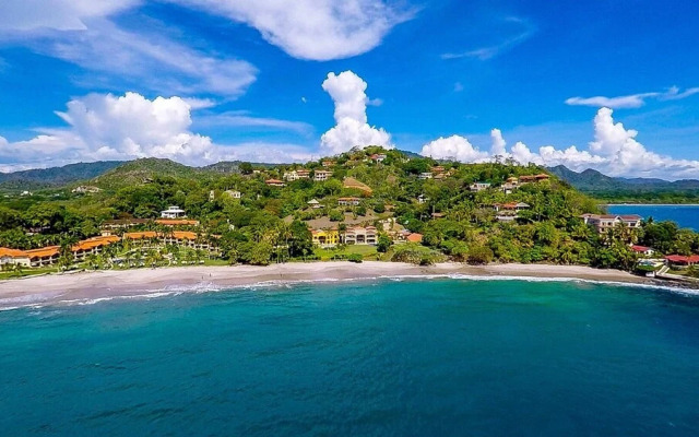 Stunning beachfront Flamingo mansion with incomparable ocean setting