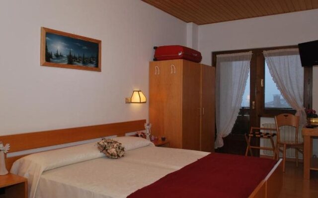 Hotel Mae'