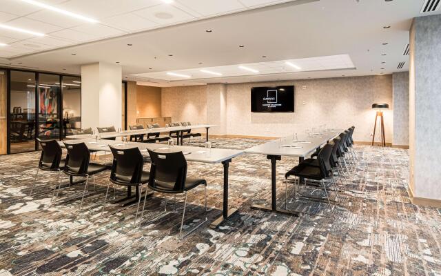 Canvas Moncton, Tapestry Collection by Hilton