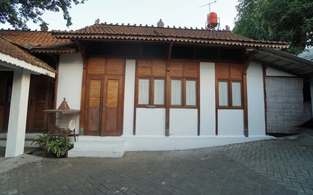 Villa Sarimbit