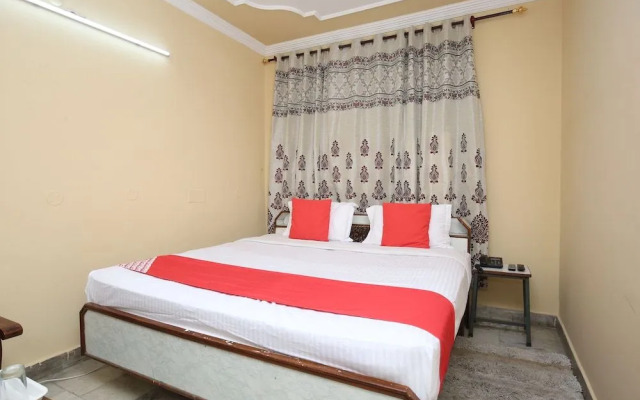 OYO 24535 Hotel Payas