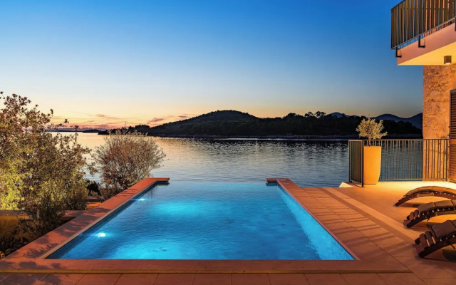 Sea front Villa Draga - infinity pool