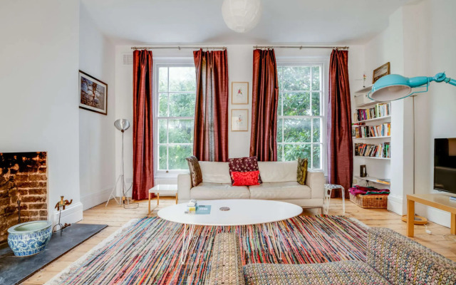 Bright Two Bedroom Apartment Near Vibrant Camden Town