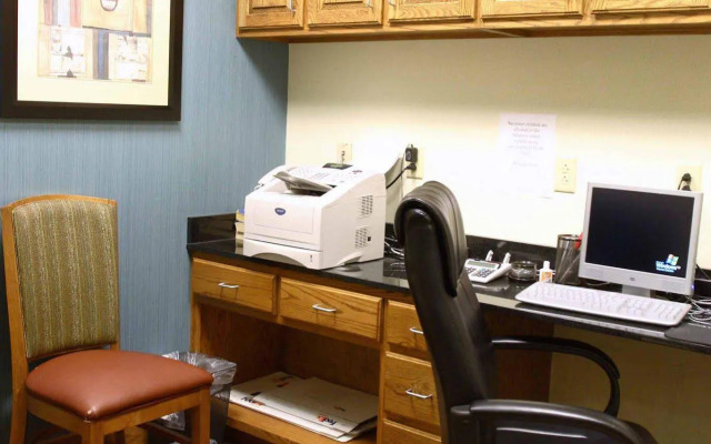 Hampton Inn & Suites Chesapeake-Square Mall