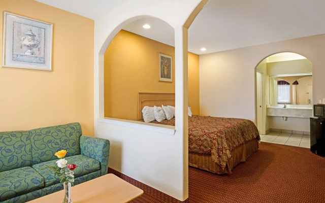 Scottish Inn & Suites