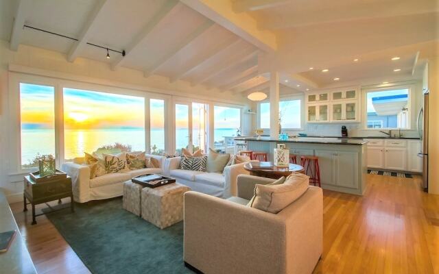 Sunset Beach 2 Bedrooms 2 Bathrooms Home