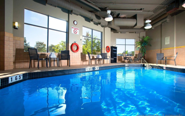 Holiday Inn Hotel & Suites Mississauga by IHG