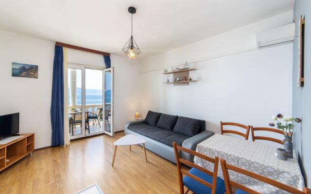 More - 60m From the sea - A3 Sime