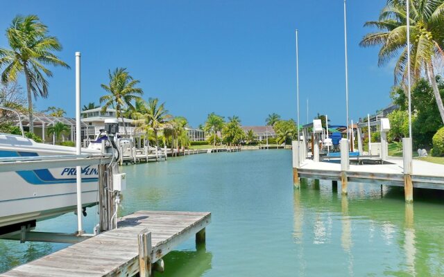 Pet-friendly Waterfront With Pool and Steps to Beach