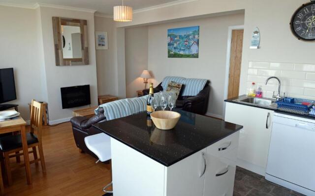 Mermaid Apartment - Sea Front Apartment With Views