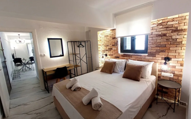 Salonikiou Beach Deluxe Apartments