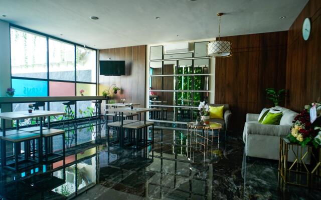 Sans Hotel Box Mansion Surabaya