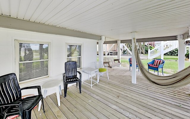 Long Beach Hideaway - Steps To The Sand! 2 Bedroom Duplex