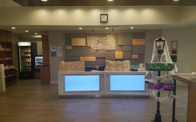 Holiday Inn Express Fullerton - Anaheim by IHG