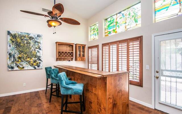 Luxury Scottsdale Home W/pool and Hot Tub!
