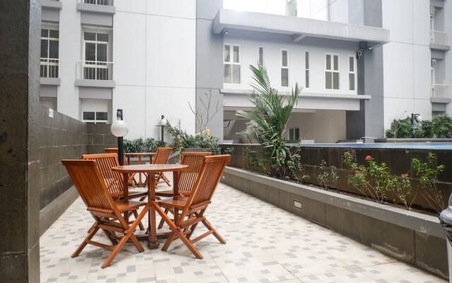 Best Location And Comfy 2Br At Bale Hinggil Apartment