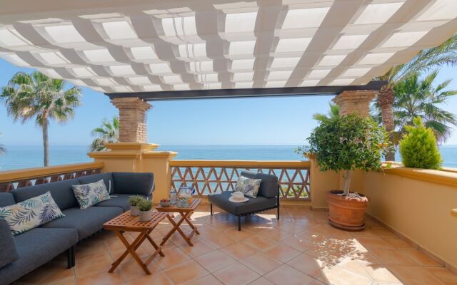 Super Front Line Location Apartment - Heated Pool