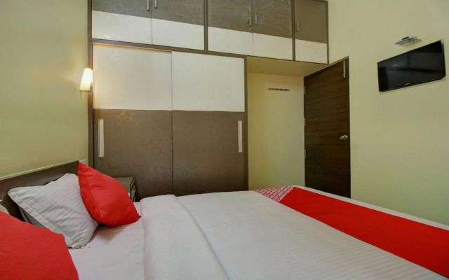 OYO 22536 Vishaak Inn