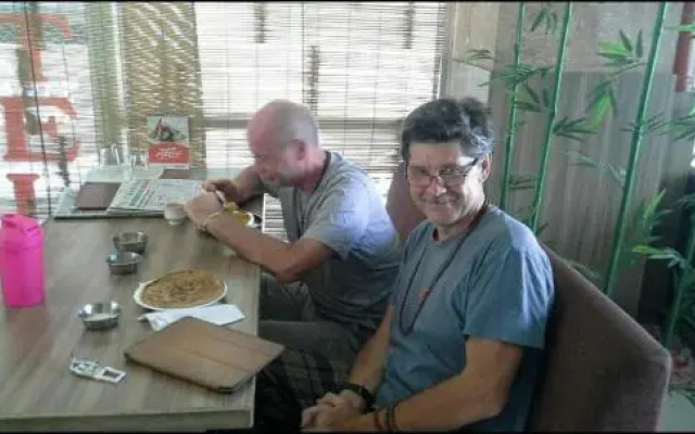 Hotel Abhiraj Palace