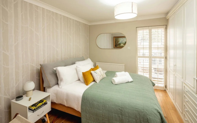 Serene Garden Flat - Steps From Tower Bridge